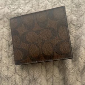 Coach  Billfold Leather Wallet -  Mahogany/Black